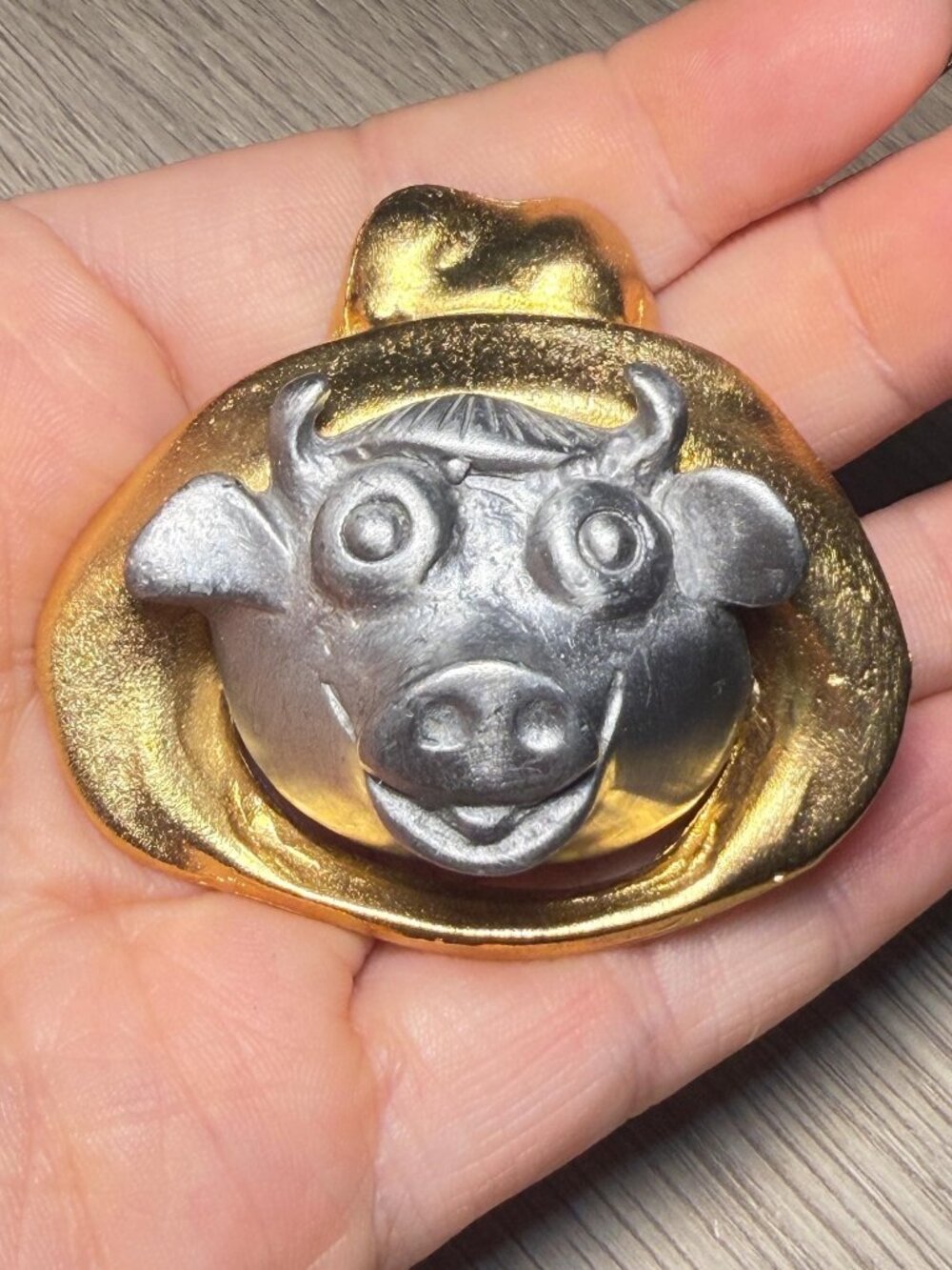 Cow Brooch Two Tone Vintage Farm Animal Brooch Unsigned Ultra Craft